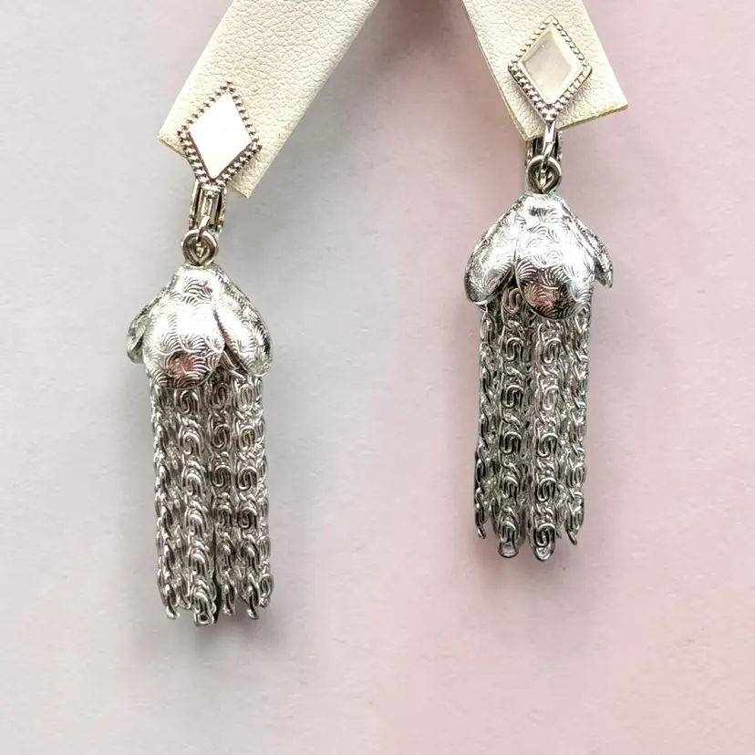 Vintage Sarah Coventry Silver Tone Drop Dangle Chain Tassle Clip On Earrings