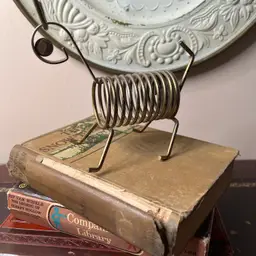 025 Vintage MCM Brass Plate Dog/ Lamb? Letter Bill Photo Holder6" X 5.5" X 3"