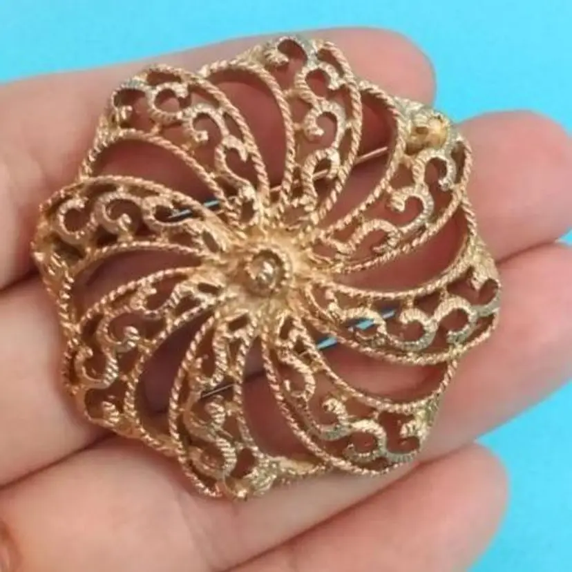 Vintage Gold-Tone Pin Wheel Filigree Brooch, By SARAH COVENTRY