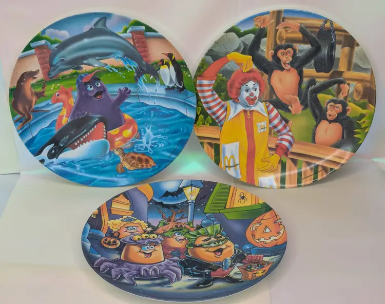 Vintage 1997 MCDONALD'S Set of 3 Halloween McNugget buddies, Ronald & the Monkeys, Grimace at the zoo Dinner Plates 9.5"