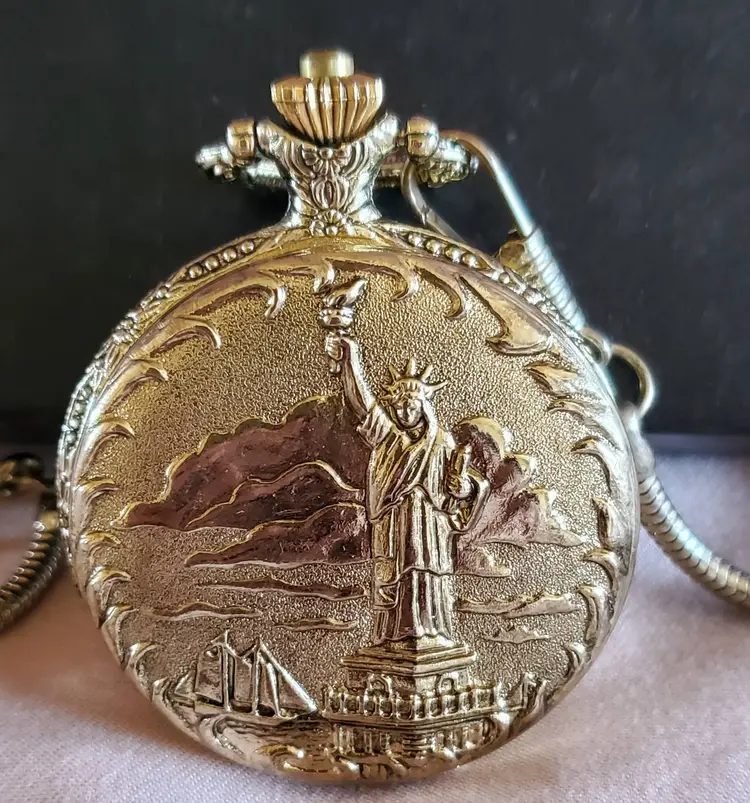 1986 US Historic Society Statue of Liberty Quartz Pocket Watch Numbered with COA and all paperwork and original box