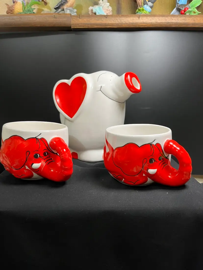 #01 3 Piece Ceramic Elephant Pitcher w/ 2 Mugs-Made in Hungary-Lot 48