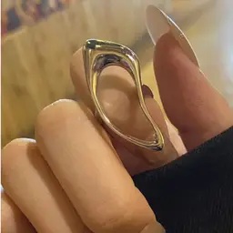 SCULPTED HOLLOW STATEMENT RING – GOLD