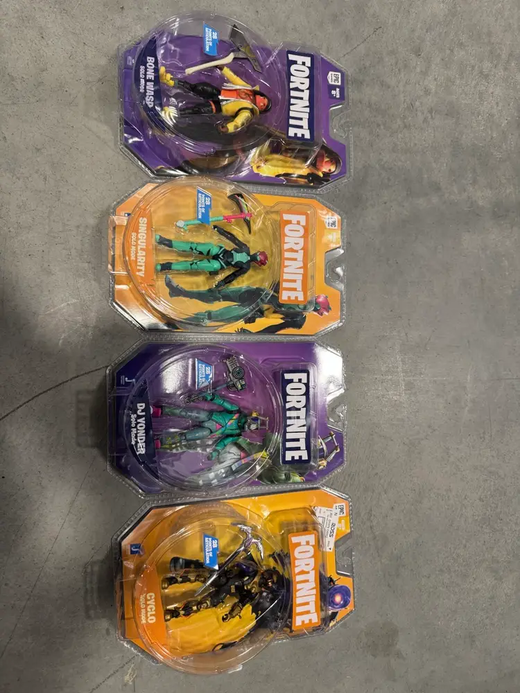4 Fortnite Figures New In Boxes