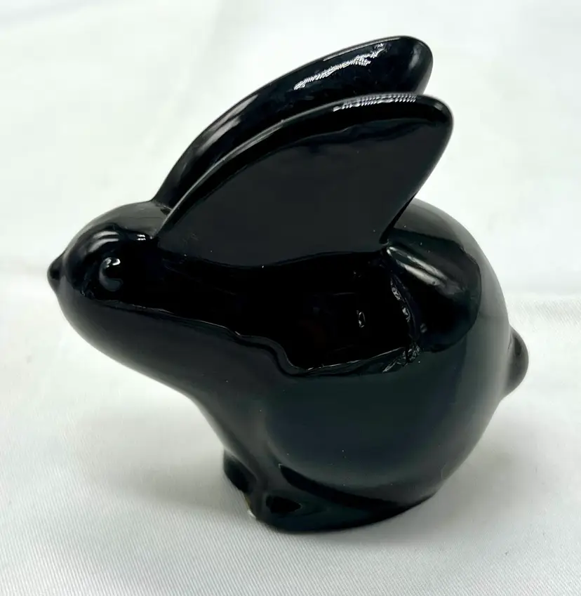 Oneida Black Crystal Glass Bunny Rabbit Figurine; Over 24% Lead Crystal