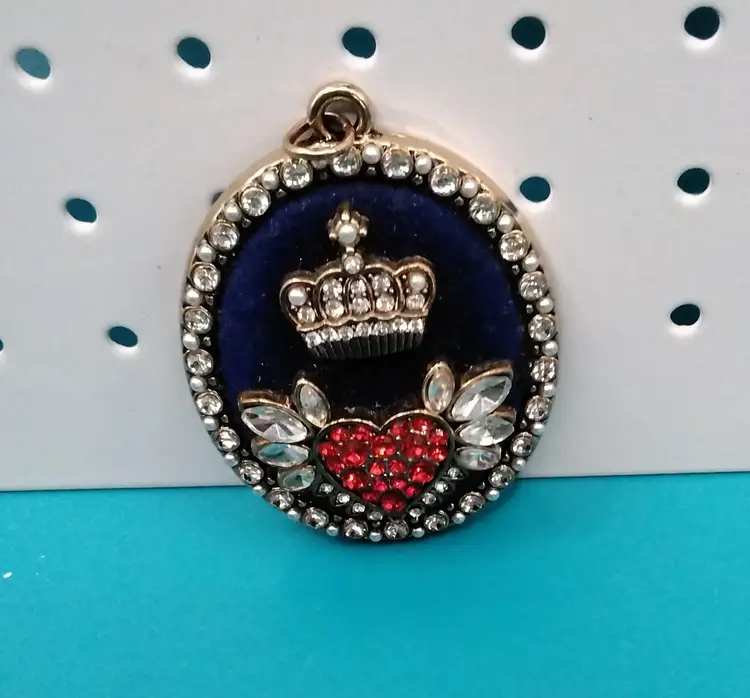 Oval Pendent w/Red Heart and Crown Metal Gallery