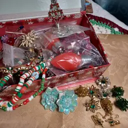 2 pound lot of Christmas jewelry vintage to modern