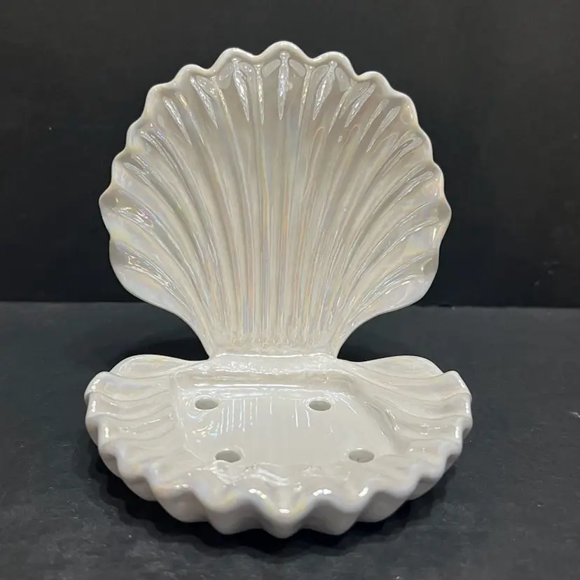 Bath & Body Works Iridescent Pearly Clam Shell Foaming Soap Holder ~4.75β x 4.5β x 3.75β