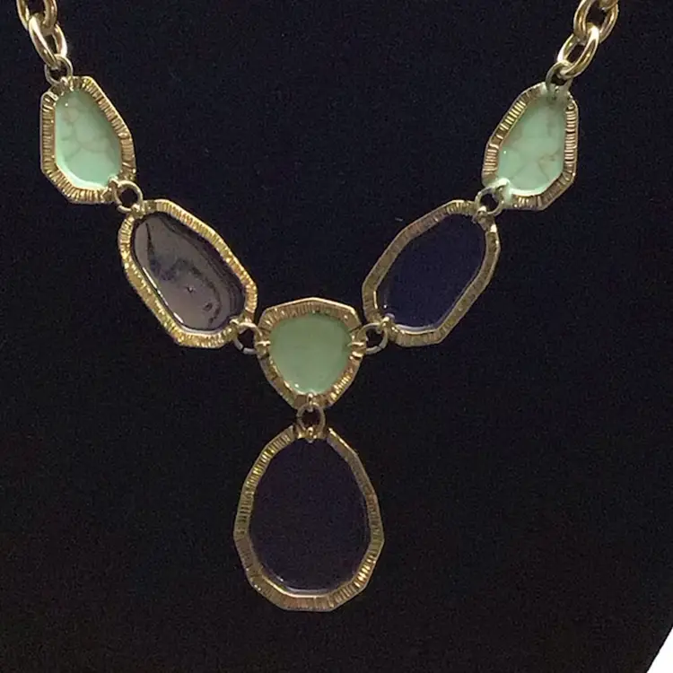 #01 Dana Buchman Imitation Lapis and Howlite Faceted Necklace