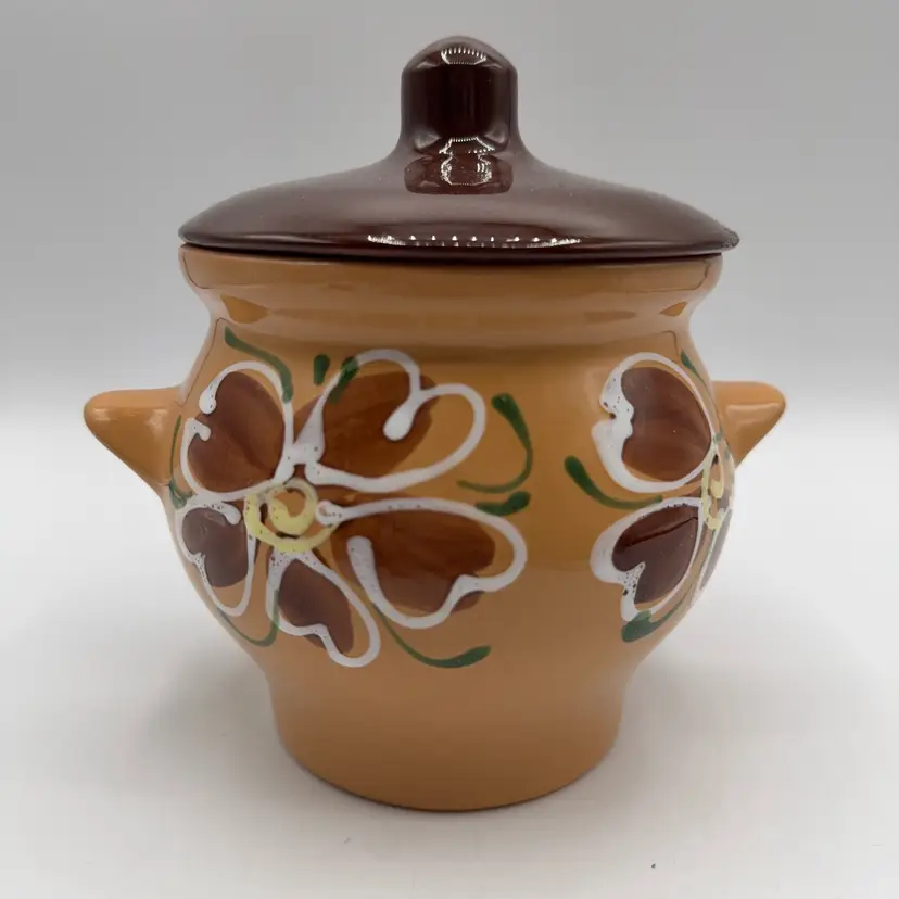 Borisovskaya Keramika hand-painted stoneware Bean Pot