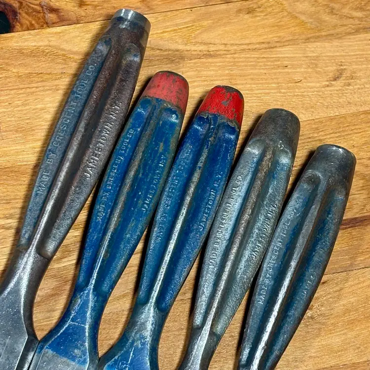 Vintage Crescent No. 175 All Steel Handle 5 Chisel Lot Original Blue & Red Paint