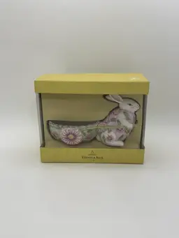 Villeroy & Boch 1748 Easter Fantasy Bunny With Daisy Cart Wagon Candy Bowl