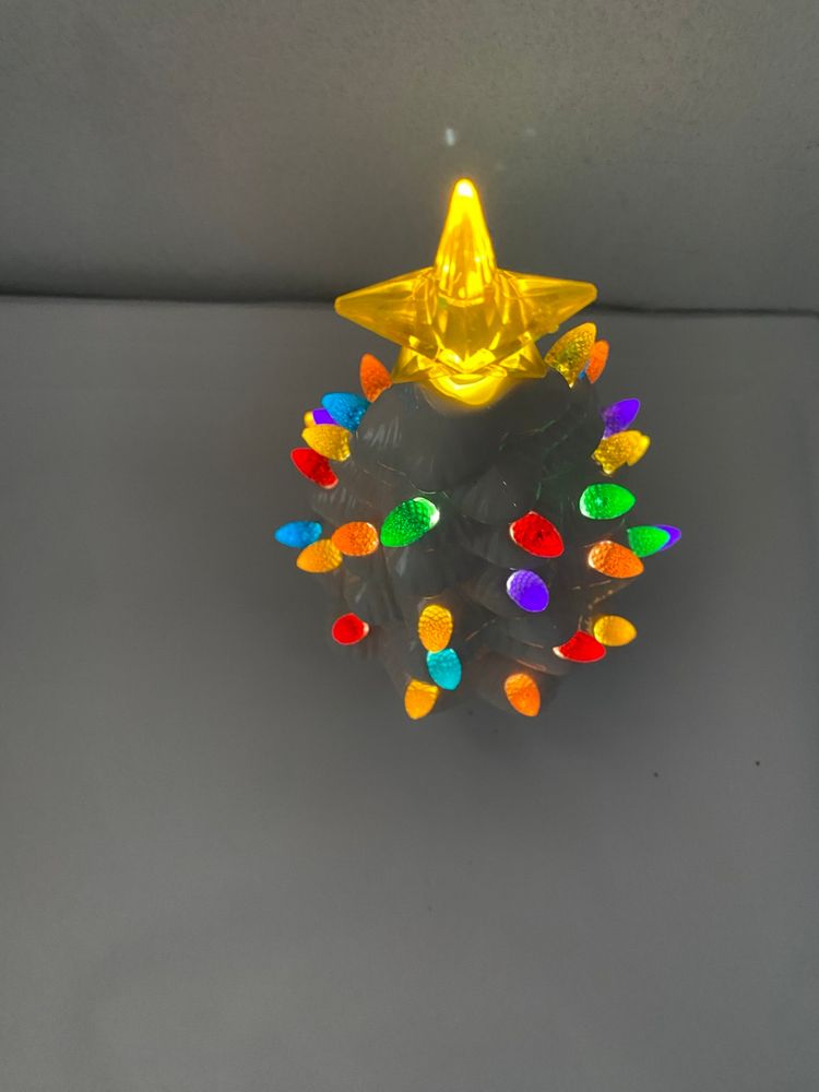 Mr. Christmas nostalgic light up Christmas tree 7 inches tall