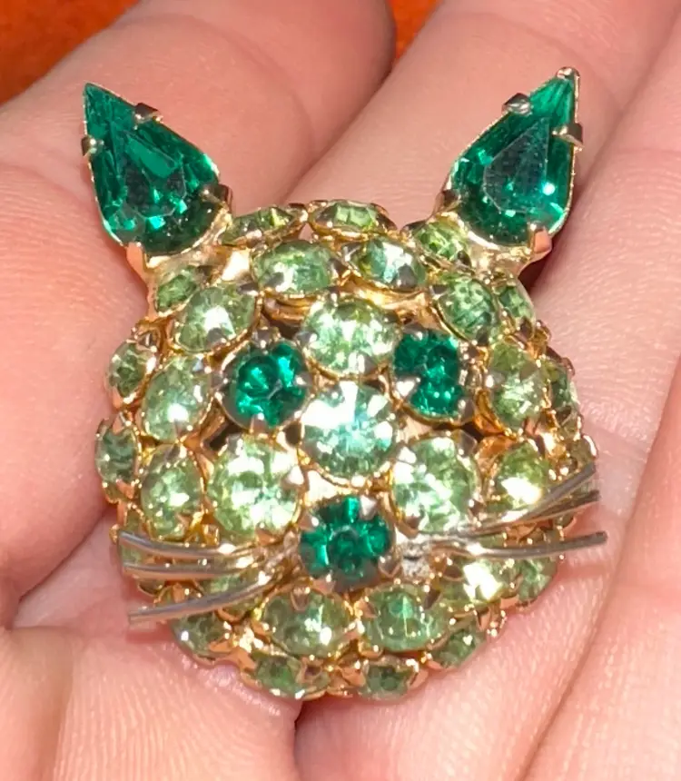 Warner AB Rhinestone Gold Tone Cat Face Brooch Pin Vintage