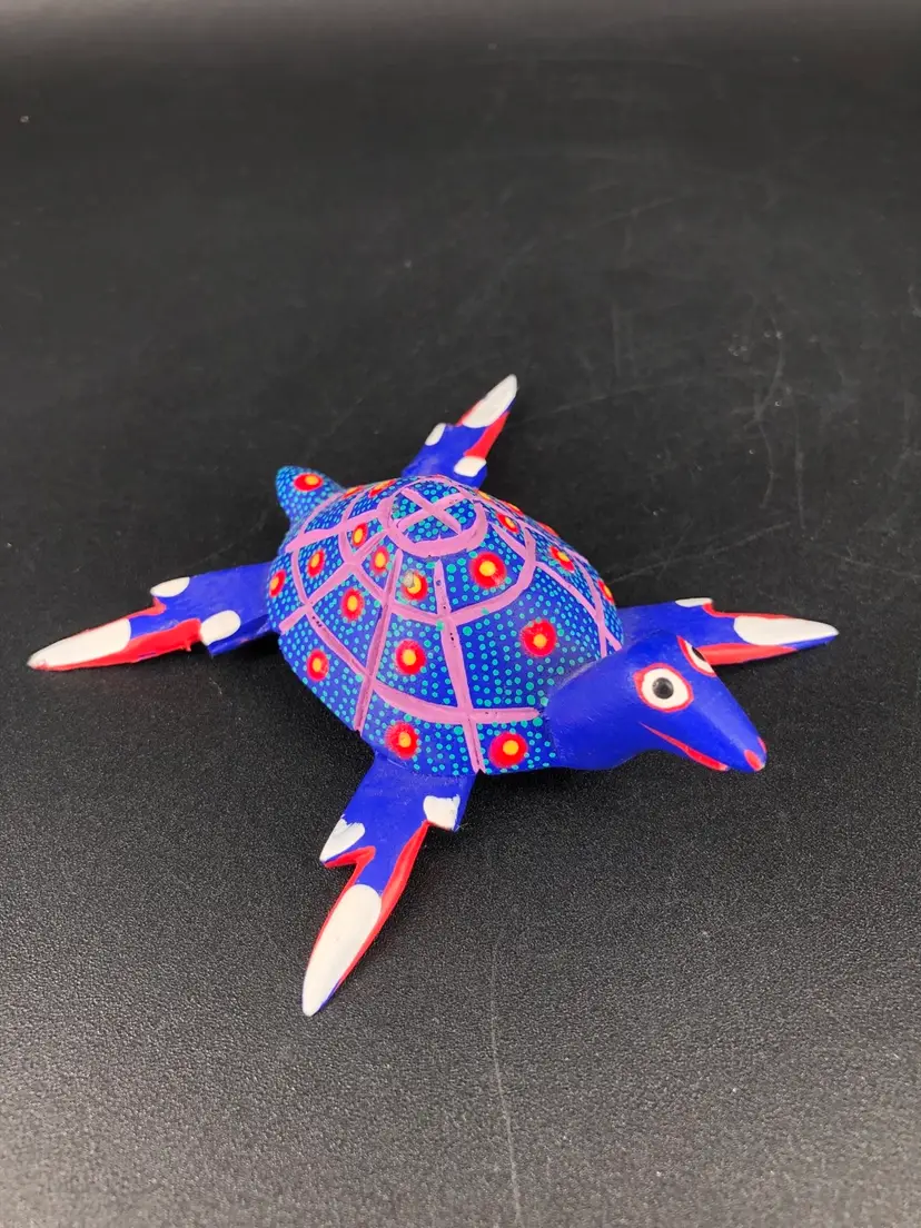 Hand-Carved Oaxaca Mexico Pepe Santiago Wooden Colorful Turtle Figurine