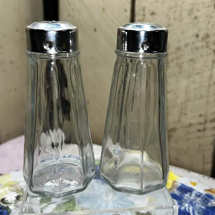 Vintage Pair Of Gemco Salt And Pepper Shakers