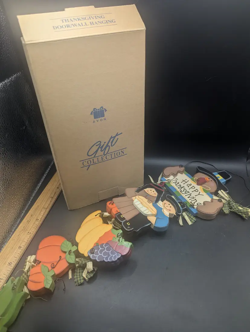 New in Box Avon Gift Collection Thanksgiving Door/Wall Hanging