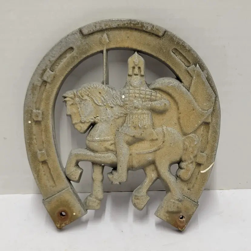 Horseshoe With Knight And Horse Vtg plaque Collectible Has Patina Decor