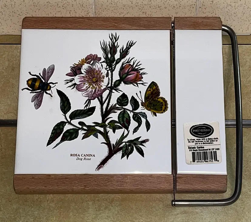 Portmeirion Botanic Garden Rosa Canina Dog Rose Single Cheeseboard w/Slicer
