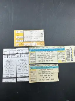 VTG 2001 GEORGE JONES & 1991 OUTLAWS & 2006 RASCAL FLATTS & 2006 BRAD PAISLEY Concert Ticket Stubs