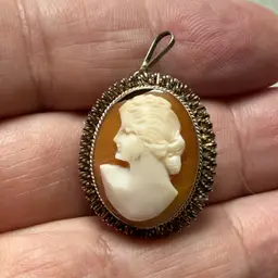 Vintage Oval Camexco 800 Silver Italian Cameo Left Facing Brooch or Pendant