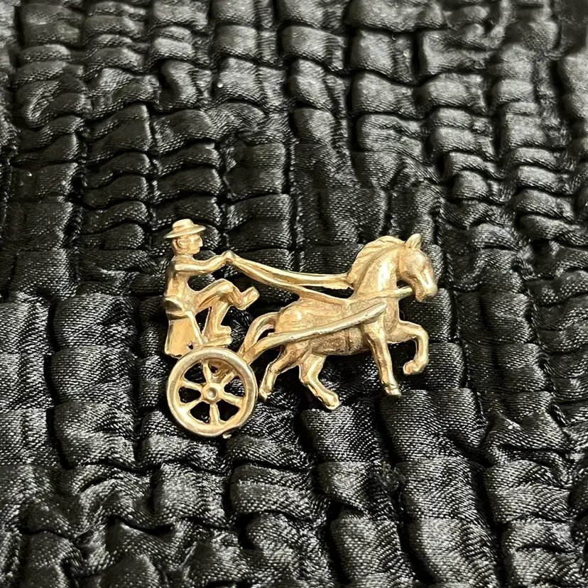 Vintage Horse And Buggy Pin