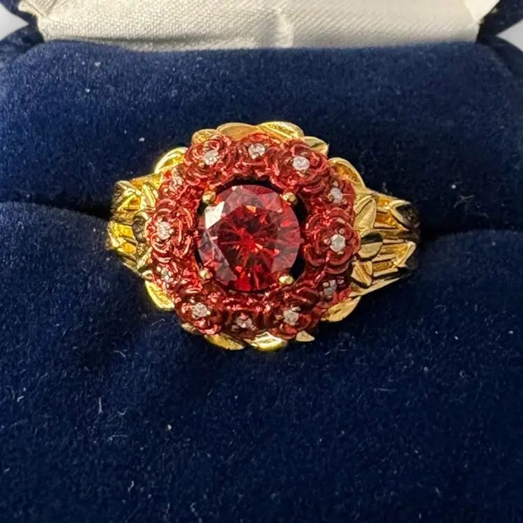 29. 14K Gold Plated The Danbury Mint "Dozen Roses" Vintage Ring with Box
