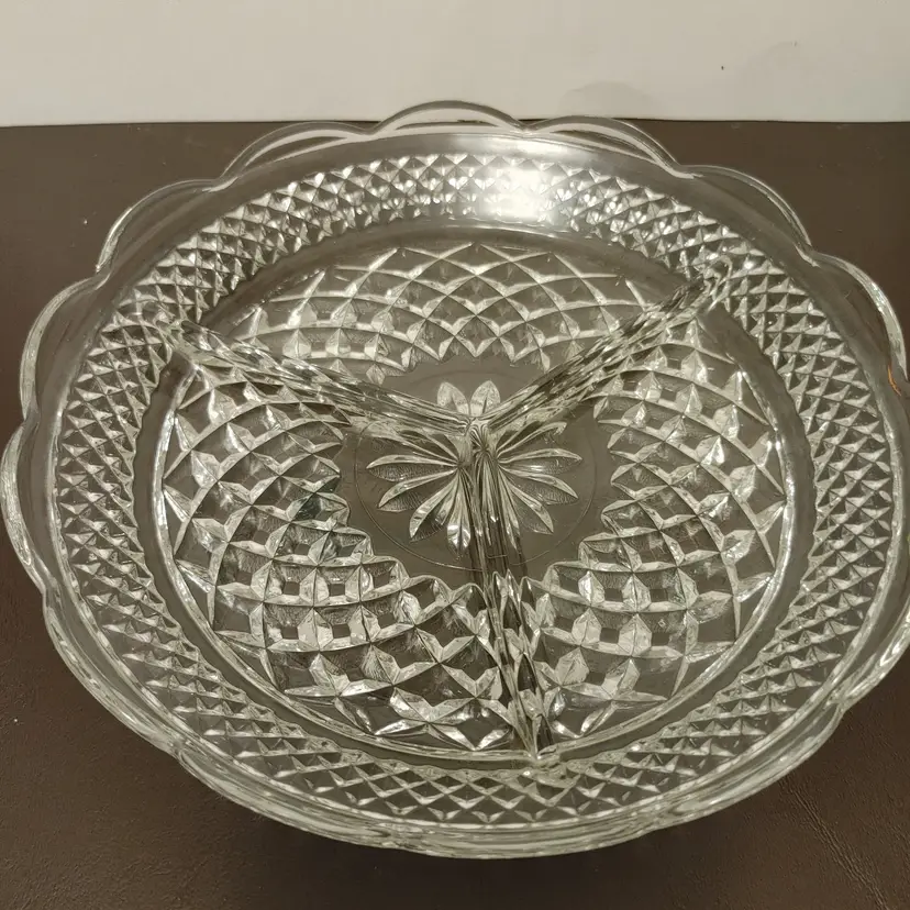 Vintage Anchor Hocking Wexford 3 part relish dish. No chips or cracks.