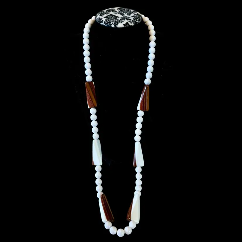 White & Wood Beaded Plastic Vintage Necklace 30”