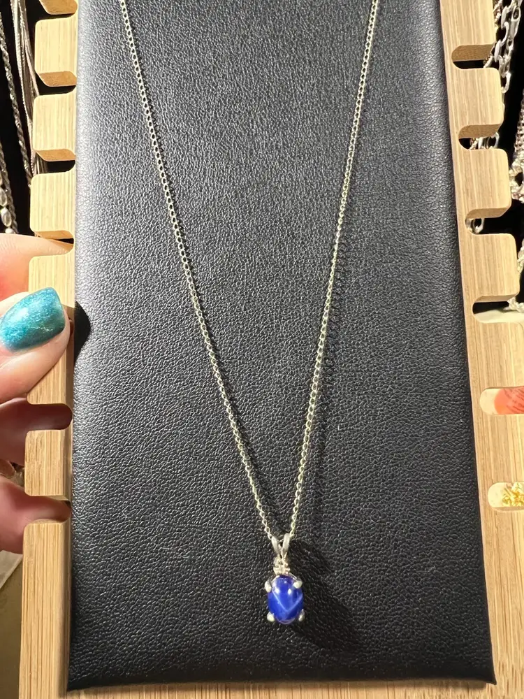 20” Silver Necklace With Lindy Star Pendant