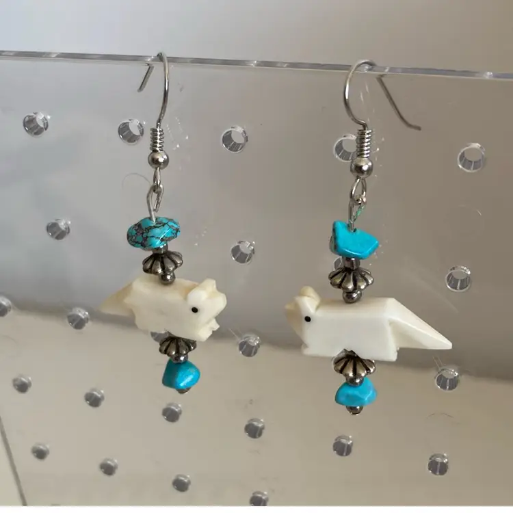 Vintage Carved Zuni Fox Fetish And Turquoise Beaded Earrings
