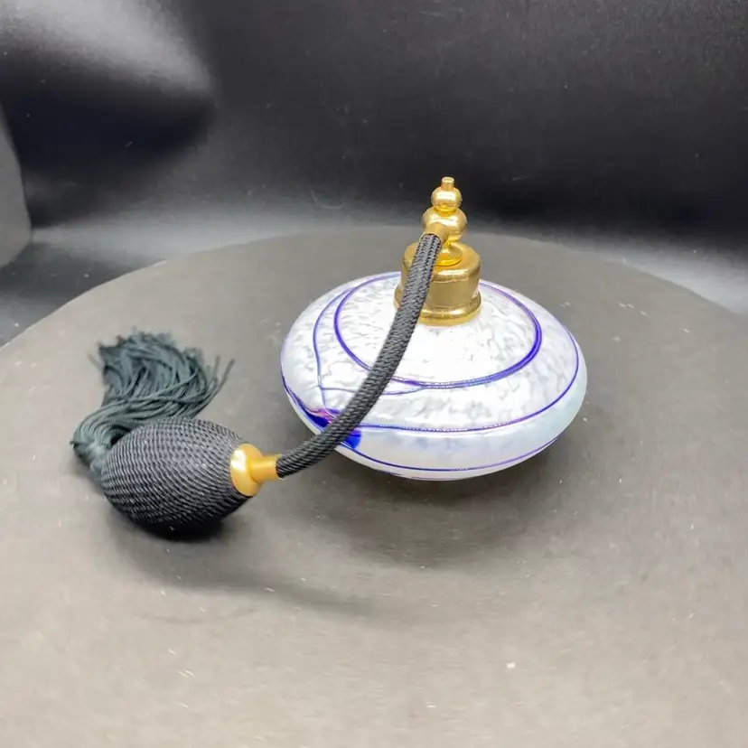 #4203 Art Glass Frosted Swirl Atomizer Perfume Vintage Black Squeeze Ball