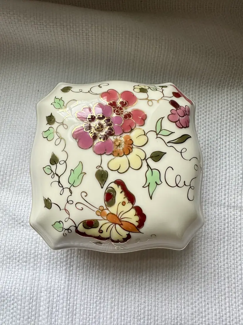 Vintage Porcelain Zsolnay Hungary Jewelry/Trinket Box, Butterfly Floral Motif
