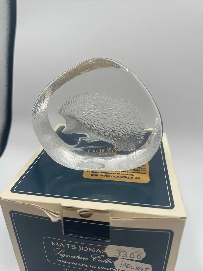 MATS JONASSON  3 1/4"  HEDGEHOG ON ROCK SIGNED & NUMBERED PAPERWEIGHT