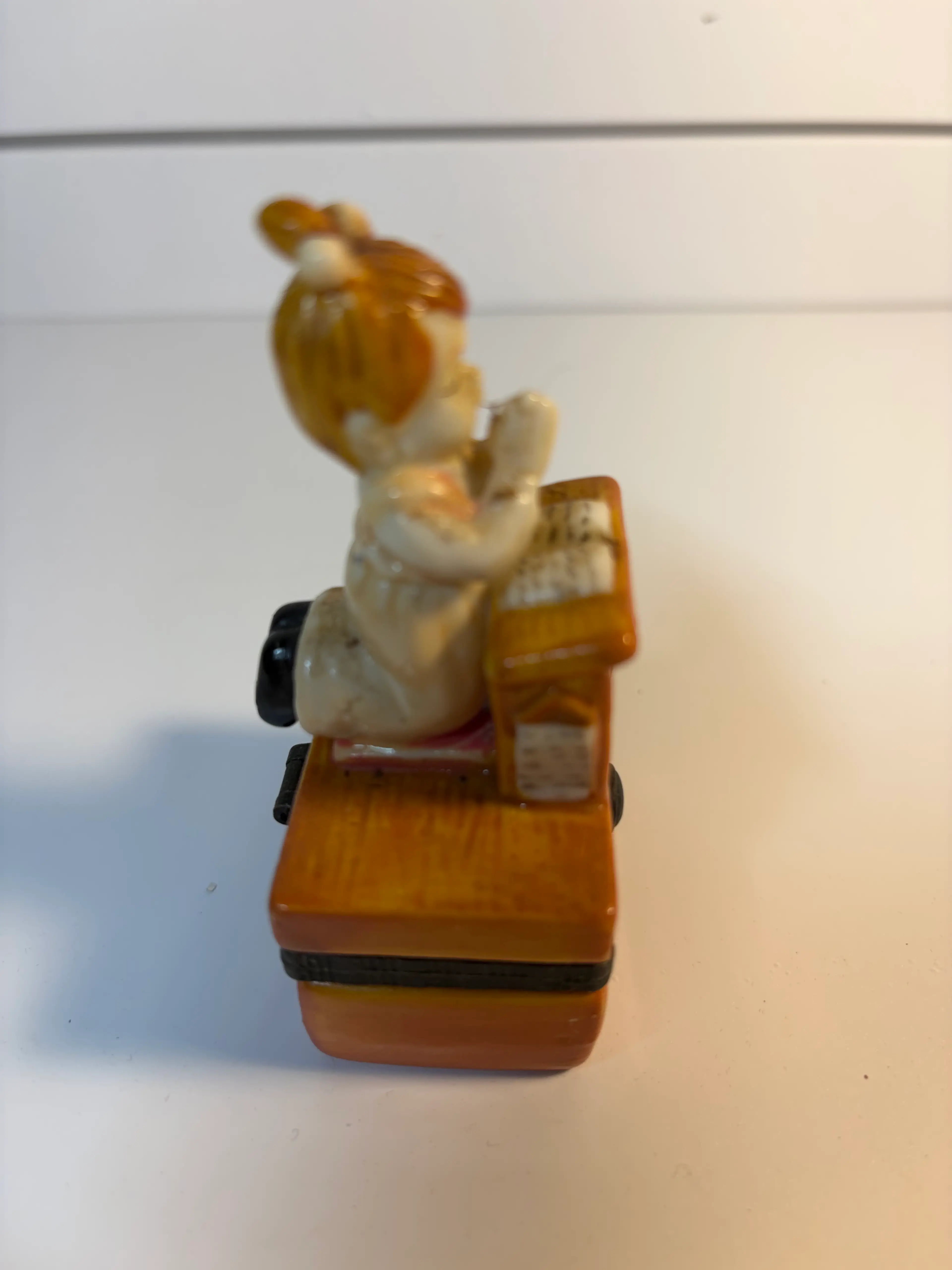 Image 2 of 6