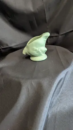 Matt Green Pecking Hen Pottery Planter