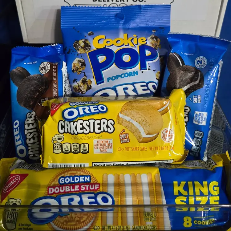 OREO Golden DBLStuf Cakesters & Popcorn Giftable Snack Box