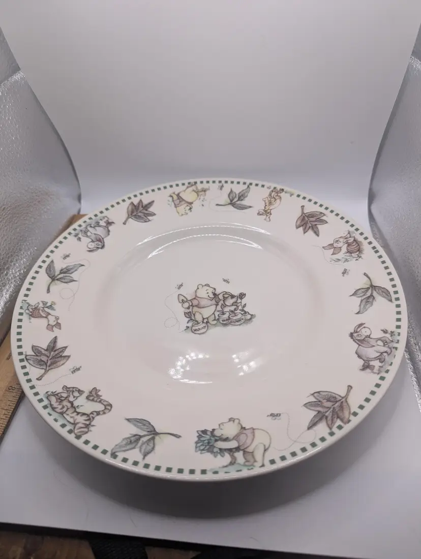 Disney Winnie the Pooh Dinner Plate Leaf Tigger Eeyore Piglet Stoneware Dish 11"