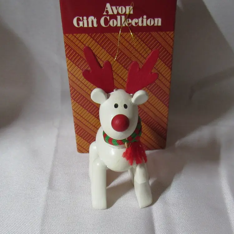 Avon 1987 Belvedeer The Christmas Reindeer Christmas Ornament