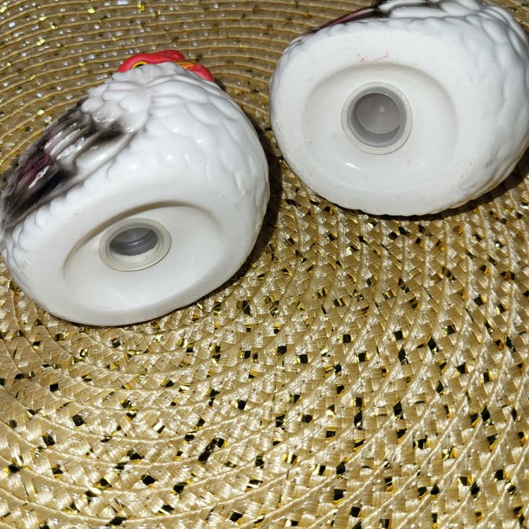 Vintage Hen Shakers