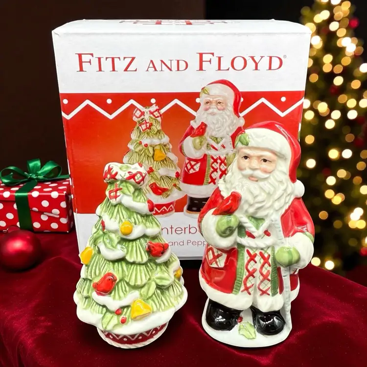 2012 Fitz & Floyd Winterberry Salt and Pepper Shaker Set Christmas Santa Tree