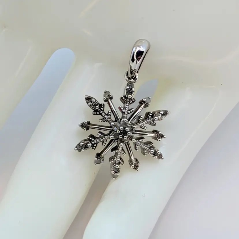 Beautiful 925 Sterling Silver And Diamonds Snowflake Pendant Signed READ