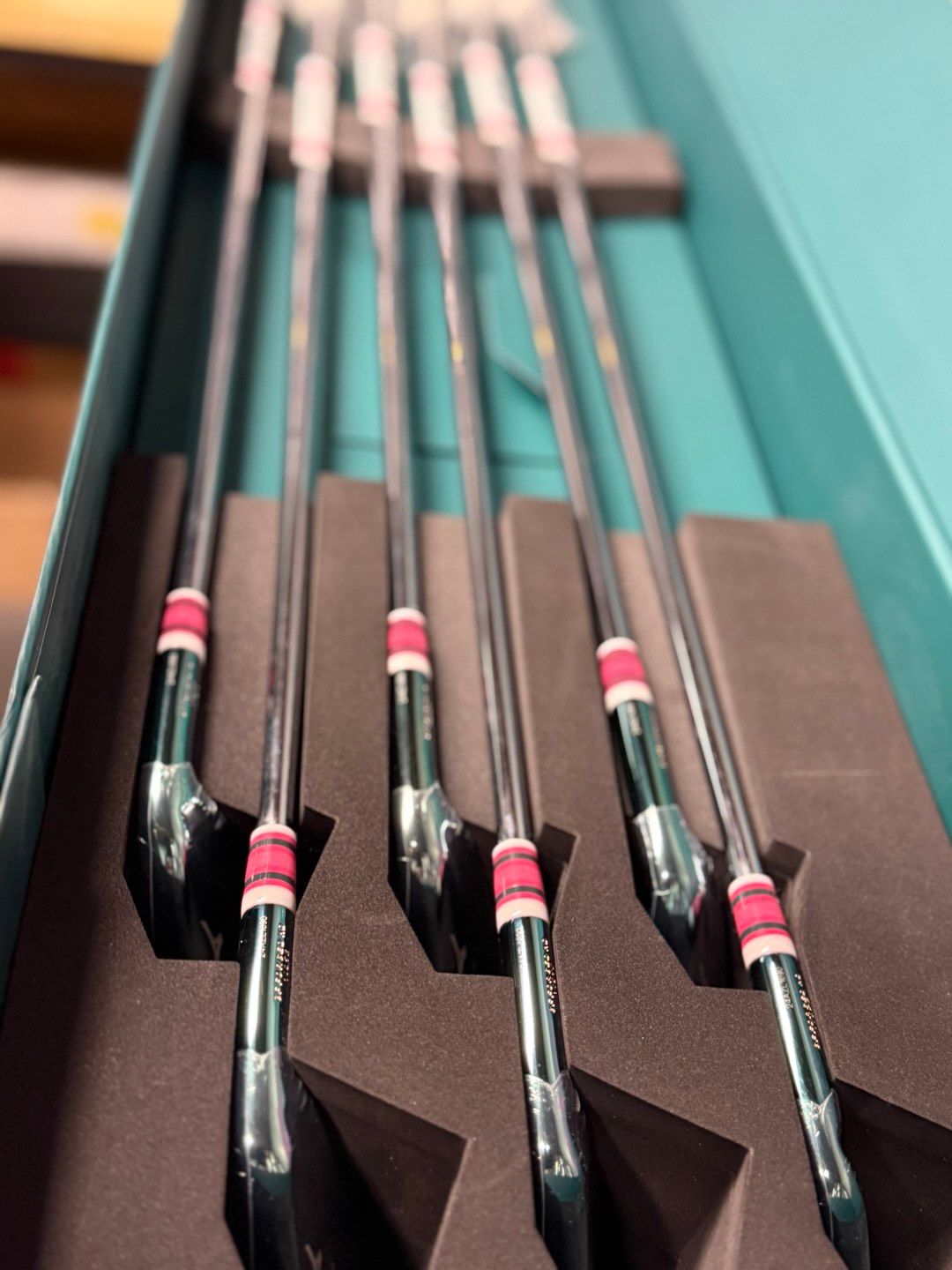 Brand New In Original Packaging Mizuno 241 🌺 Azalea Limited