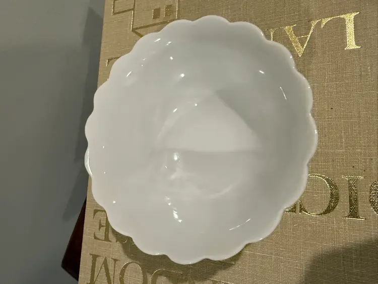 Lenox Lotus Collection Ivory White Footed Scalloped Serving Bowl