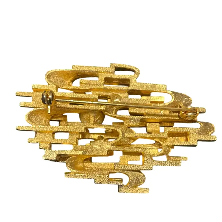 Brutalist Gold Tone With Shiny And Matte Finish And Faux Pearl Brooch.