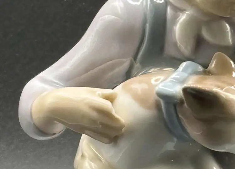 Retired 6 3/4" Lladro Spain Little Friskies Girl w/ Cat & Dog Figurine # 5032 ~ Broke Right Finger