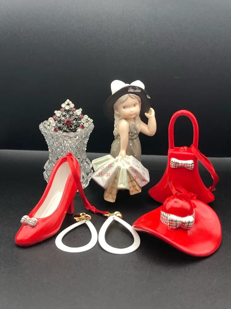 Fashionista Finds Vignette! Vintage Diamond Point Toothpick Holder (2 1/2” Tall) Vintage 1999 Bahner Studios AG Shopping Little Lady (4” Tall 2 1/2” Wide READ 2 Chips On Hat, If You Repaint  Not Noticeable) Vintage Single Rhinestone Clip On Earring (1 1/2”) Clip On Drop Earrings (2” Drop) 3 Pc Ornaments (Purse 3 1/2” Tall 2 1/4” Wide, Hat 1 1/4” Tall 2 1/2” Wide, Shoe 2” Tall 2 3/4” Long)