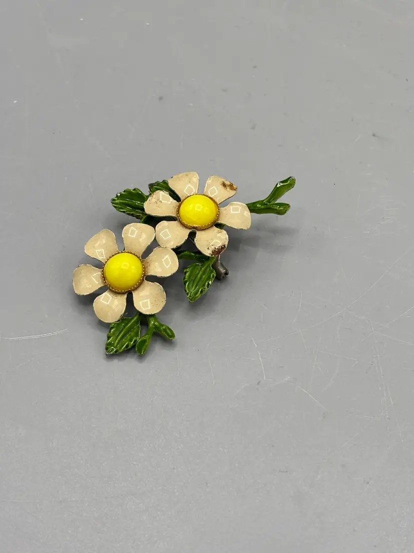 Vintage enamel flower brooch