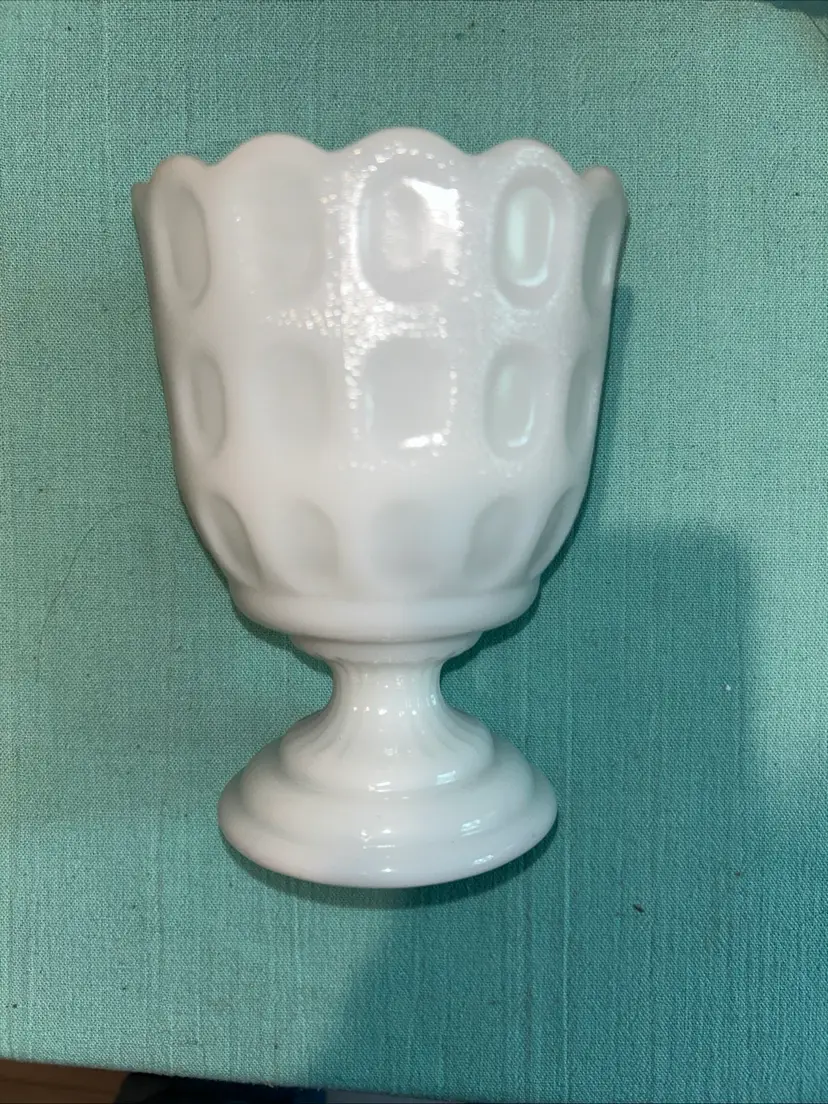 Vintage E.O. Brody Co. Cleveland Ohio Opaque Milk Glass Vase M4200 White