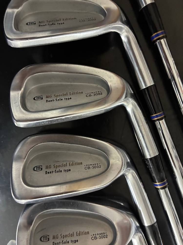 Miura Giken CB-3002 Forged Irons – 10-pc Set (2-PW, AW) NS Pro 950GH Stiff